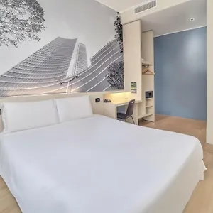 3* מלון Cenisio Garibaldi